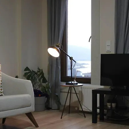 Cozy In Center Of Apartament İzmir