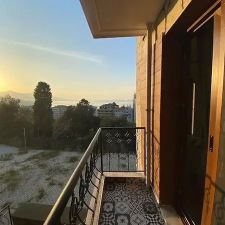 아파트 Cozy Studio In Center Of 이즈미르