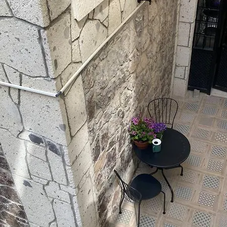 Cozy In Center Of Apartment