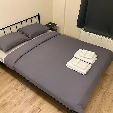 Cozy In Center Of Apartment
